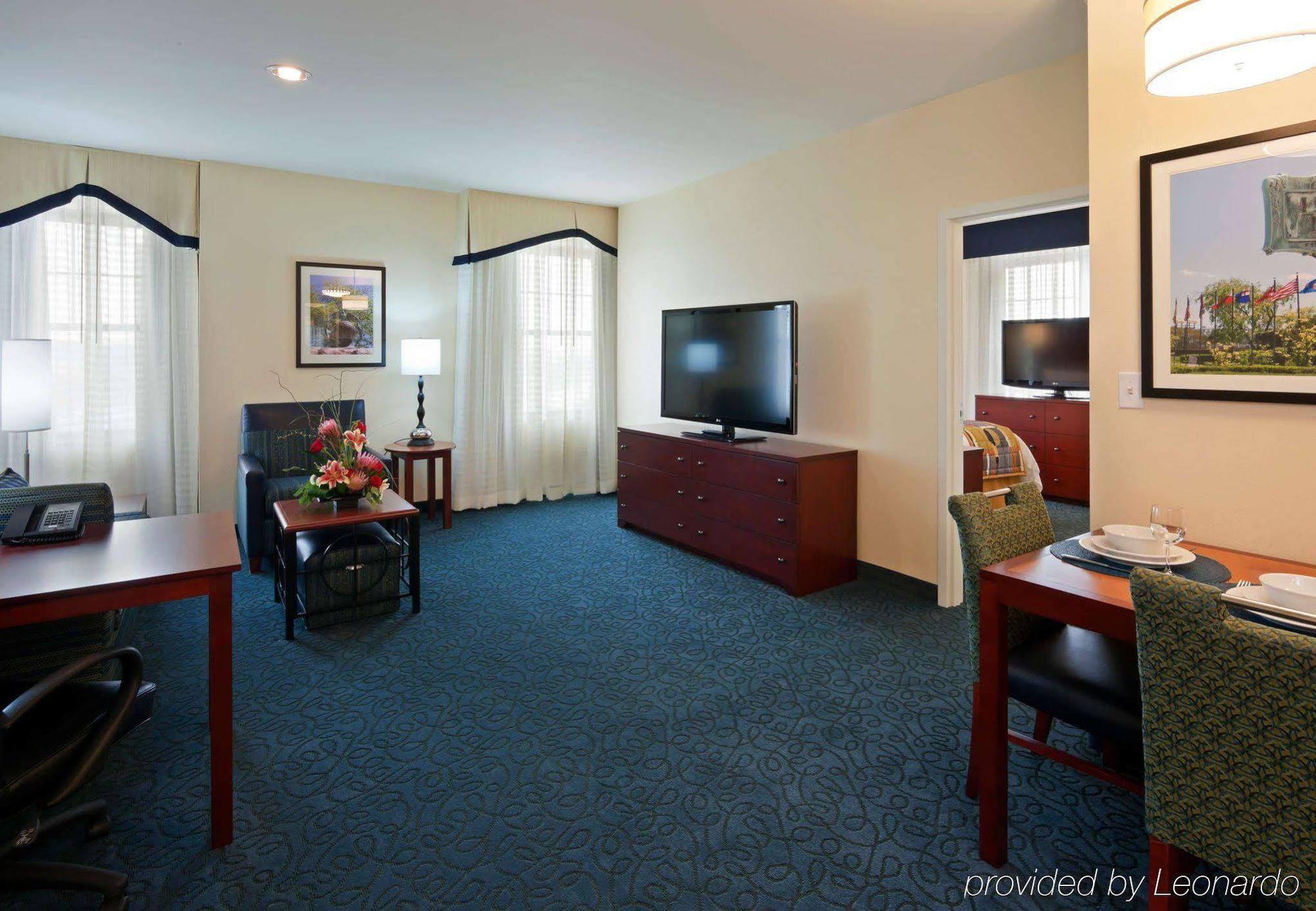 Residence Inn By Marriott Cincinnati Downtown/The Phelps Room photo